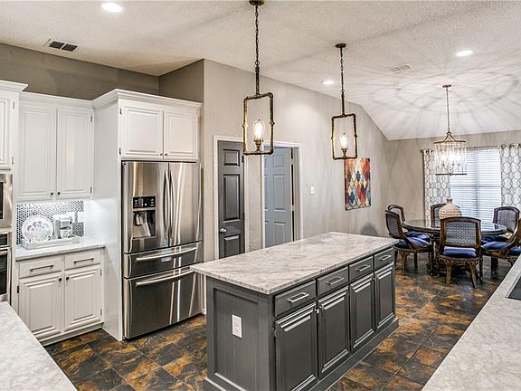 5th image of 10117 Anne Dr