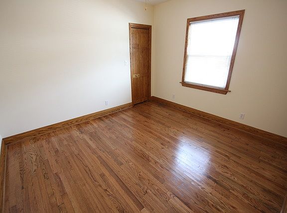 5th image of 1527 N 37th Ave