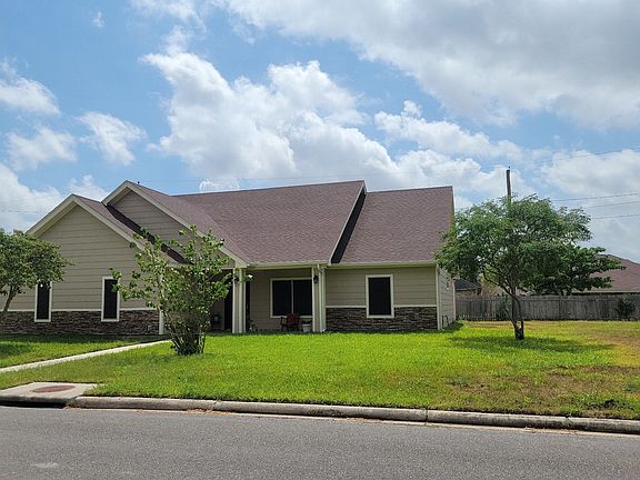 2nd image of 2822 Hackberry Ln