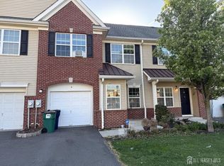 8 Andrews Way, Piscataway, NJ 08854