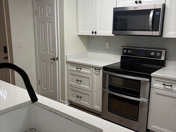 3rd image of 91 Ashley Hall Plantation Rd APT 6