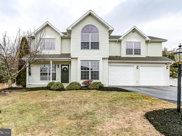 138 Martel Cir, Dillsburg, PA 17019