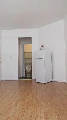 Rented by FW Management | media 29