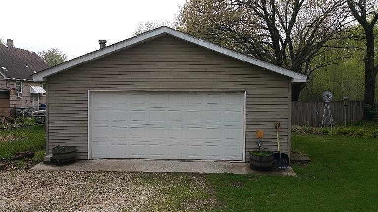 2nd image of 2334 Gerry St