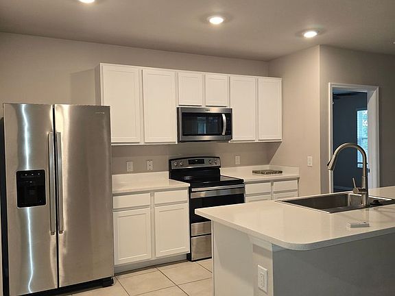 5th image of 3187 Estancia Ln