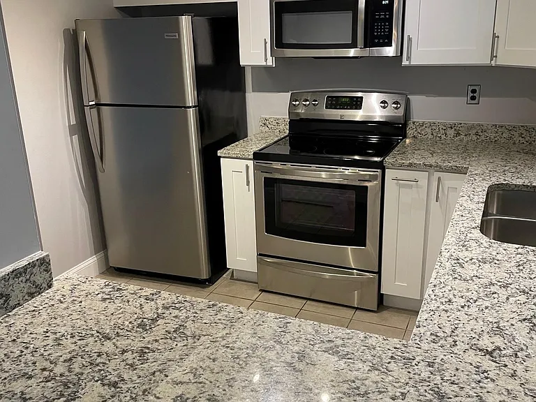 8812 Bay Pointe Dr #D202 — Photo 3