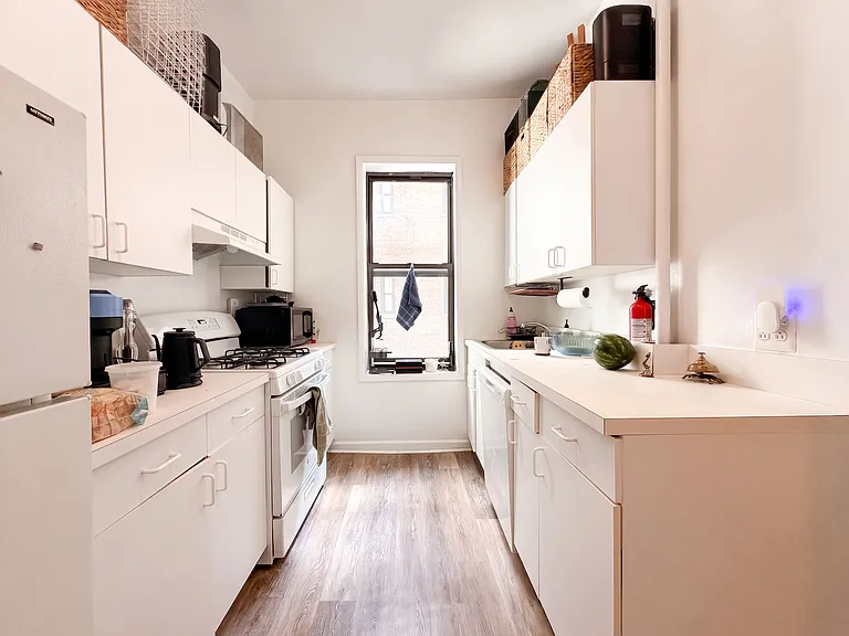 59 Livingston St #4E — Photo 3