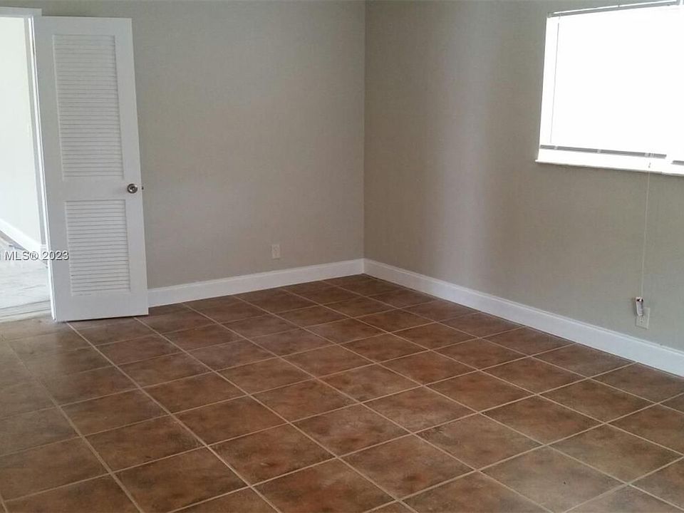 1st image of 2859 NE 30th St Unit 3