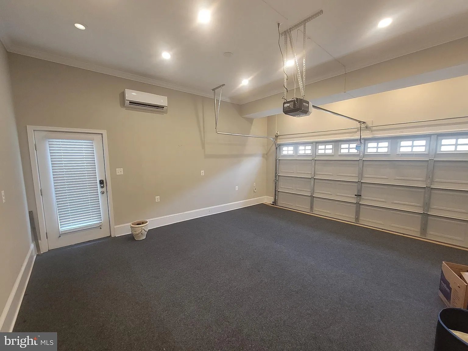 4 bed, 3.5 bath, 3560 sqft, $5,300 — Photo 4