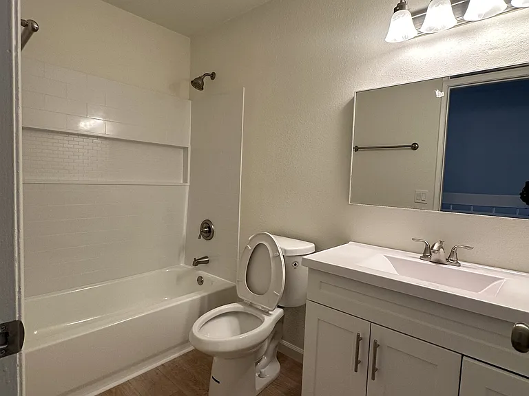 201 S Ventura Rd #6 — Photo 10