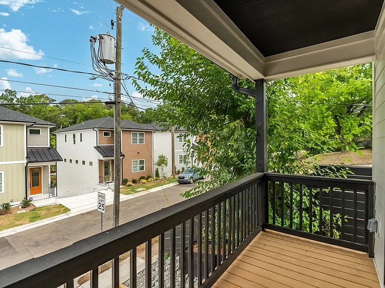 1015 Grant St — Photo 10