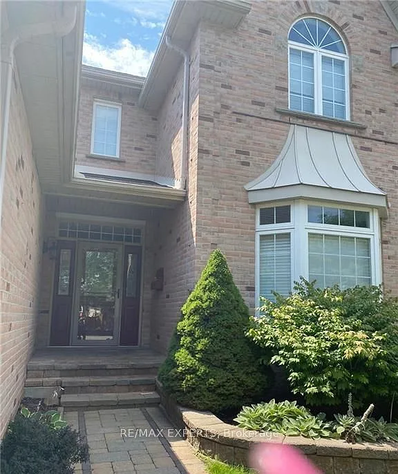 4 bed, $2,900 — Photo 3