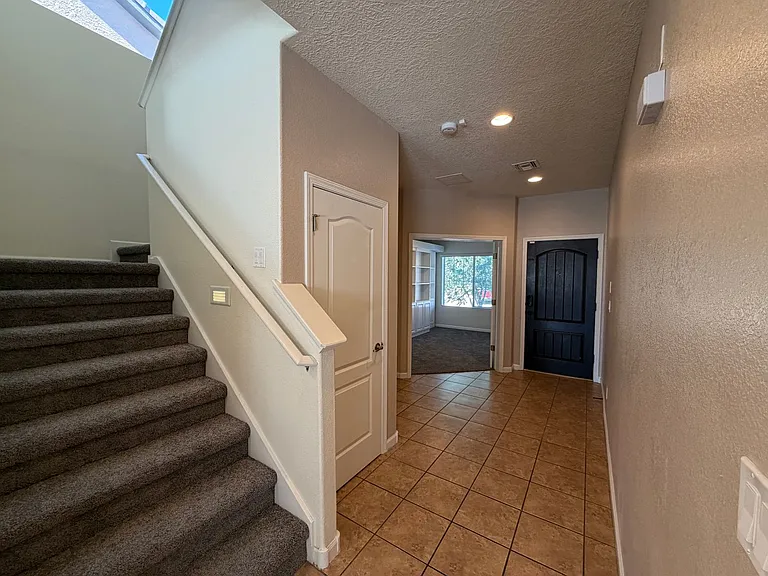 154 Prado Verde Ct NE — Photo 8