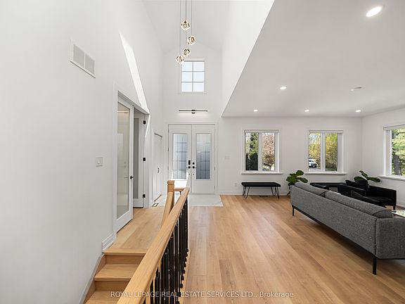 2nd image of 296 Lennox Ave