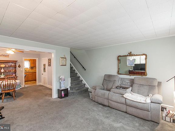 3rd image of 282 W Greenwood Ave