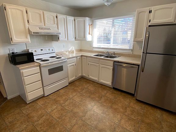 4th image of 3585 Cleveland Dr APT A