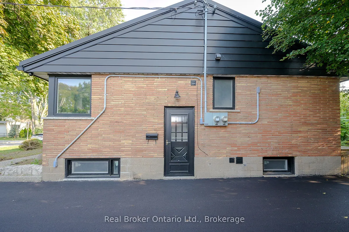 Building Photo - 39 Westminster Ave #UPPER