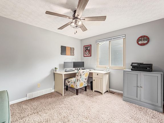 5th image of 7276 Saddletree Ct