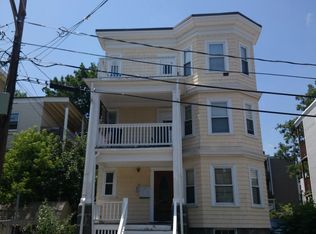 21 Leslie St, Dorchester, MA 02122