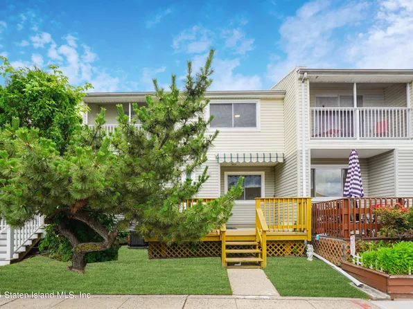 401 Willow Rd E, Staten Island, NY 10314