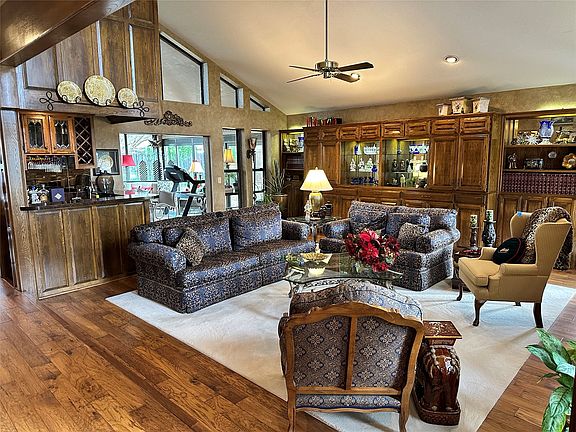 5th image of 22 Augusta Dr