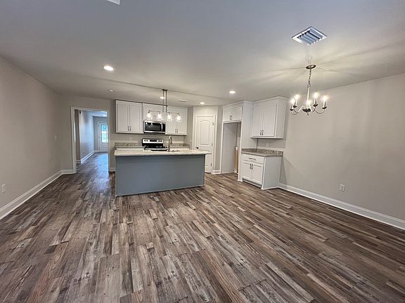5th image of 2601 Catalina Ct