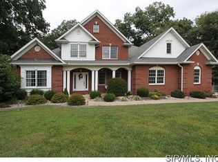 13057 Cherokee Rd, Highland, IL 62249