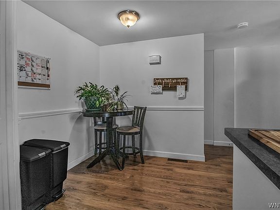 5th image of 131-133 Fairgreen Dr