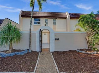 7310 Miami Lakeway S, Miami Lakes, FL 33014