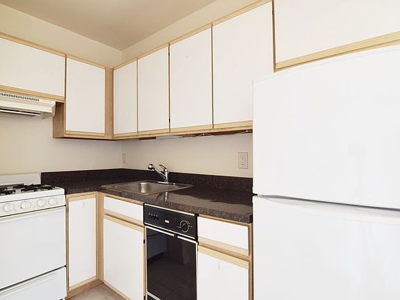 5th image of 69 Garfield Pl APT 4R