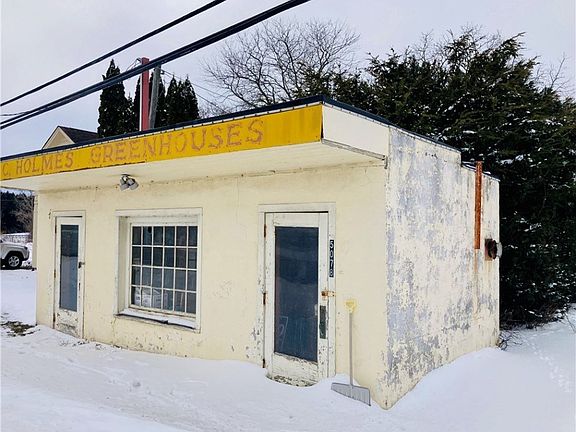 4th image of 5070 Crittenden Rd