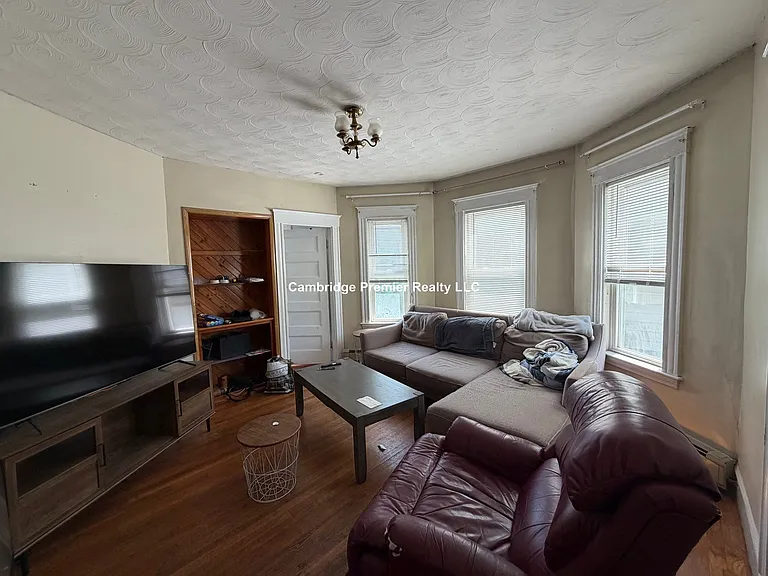 35 Rogers Ave — Photo 33