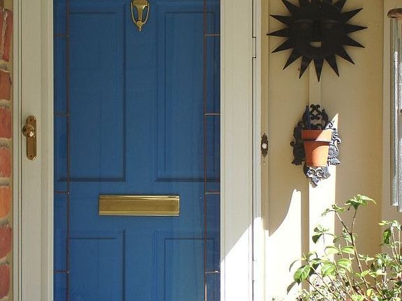 Inviting Entrance to Newer 4BR/2BA