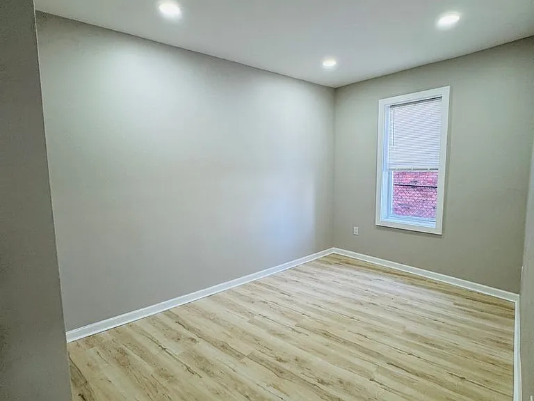 53-55 Henry St #57 — Photo 8