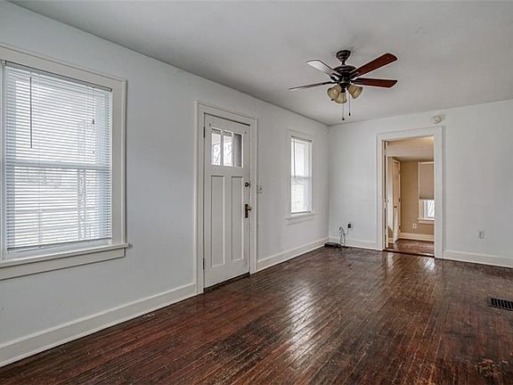 3rd image of 7940 Mercier St