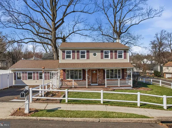 4820 Dara Faith Dr, Trevose, PA 19053