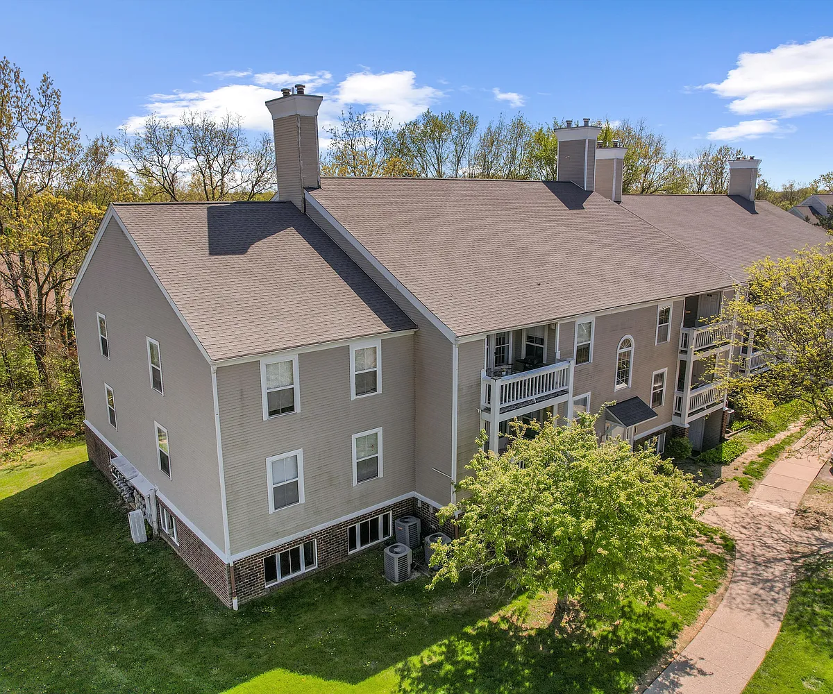 Building Photo - 101 Fieldcrest St #204