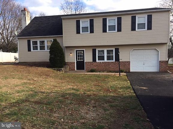 2nd image of 1295 Palomino Dr