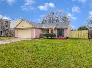 9808 Brookside Dr, La Porte, TX 77571
