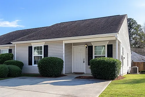 1701 Summerwoods Ln Photo 1