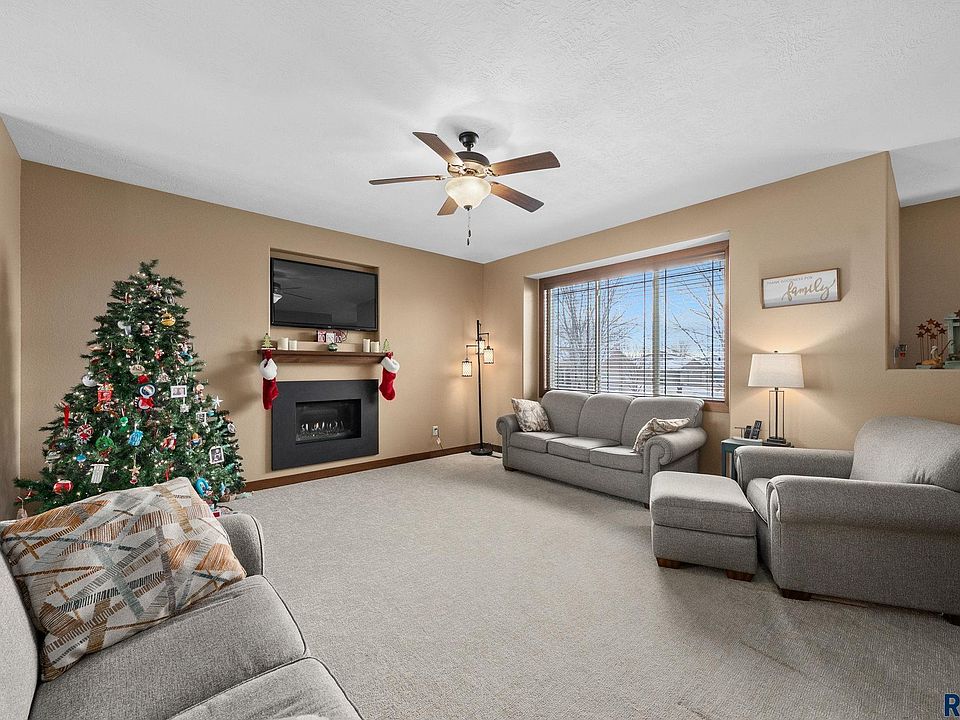 4912 E Tiger Lilly St, Sioux Falls, SD 57110 | Zillow