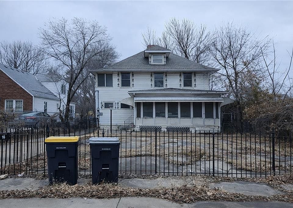 1st image of 1816 E 75th Ter