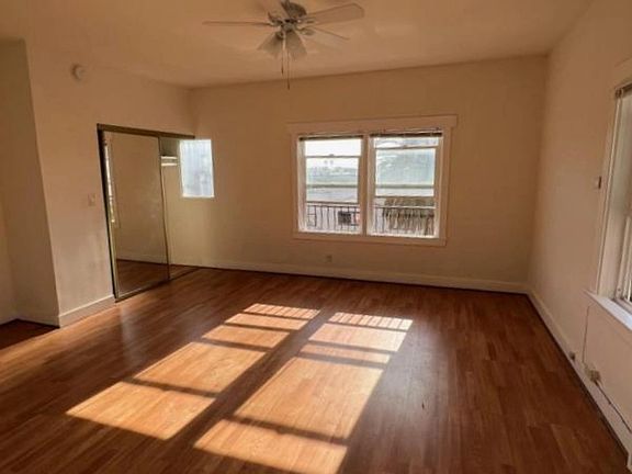 5th image of 984 S Oxford Ave APT 122
