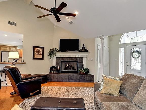 5th image of 116 Jaron Dr