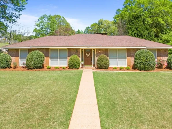 1900 Calcutta Dr, Opelika, AL 36801