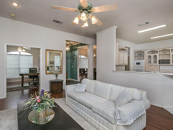 4th image of 7004 Glenoak Ln
