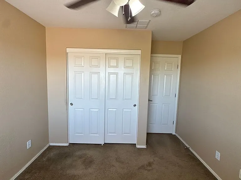 39208 N Parker Ln — Photo 2