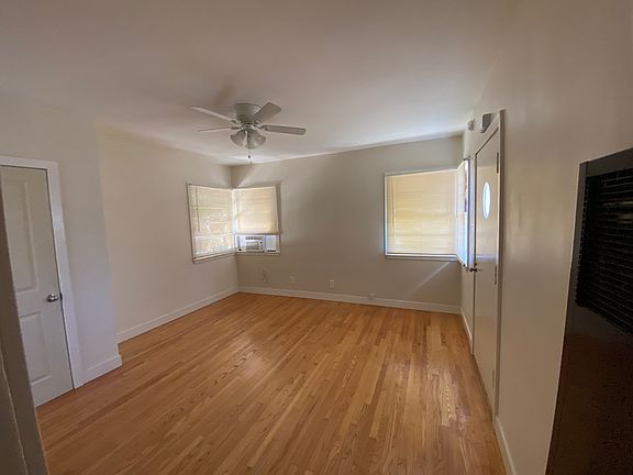 3rd image of 1244 N Sycamore Ave #3/4