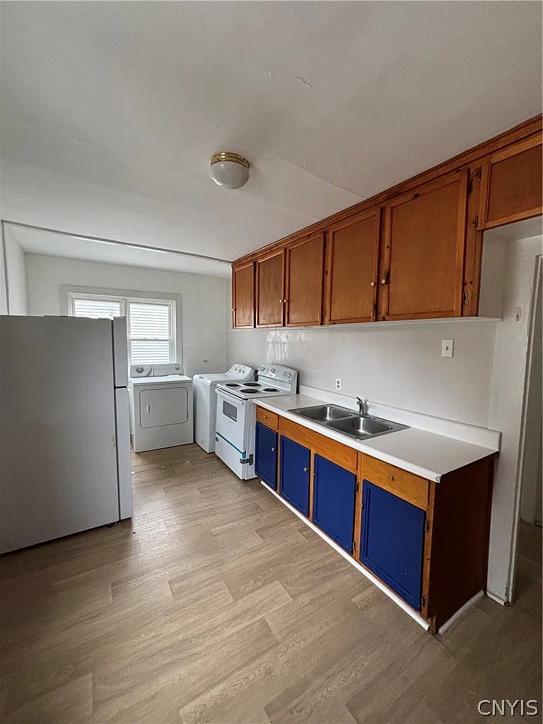 1 bed, 1.0 bath, 800 sqft, $1,200 — Photo 2