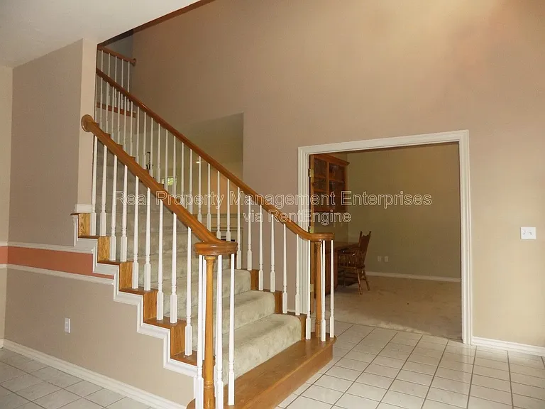 10018 Birkenhead Ct — Photo 2
